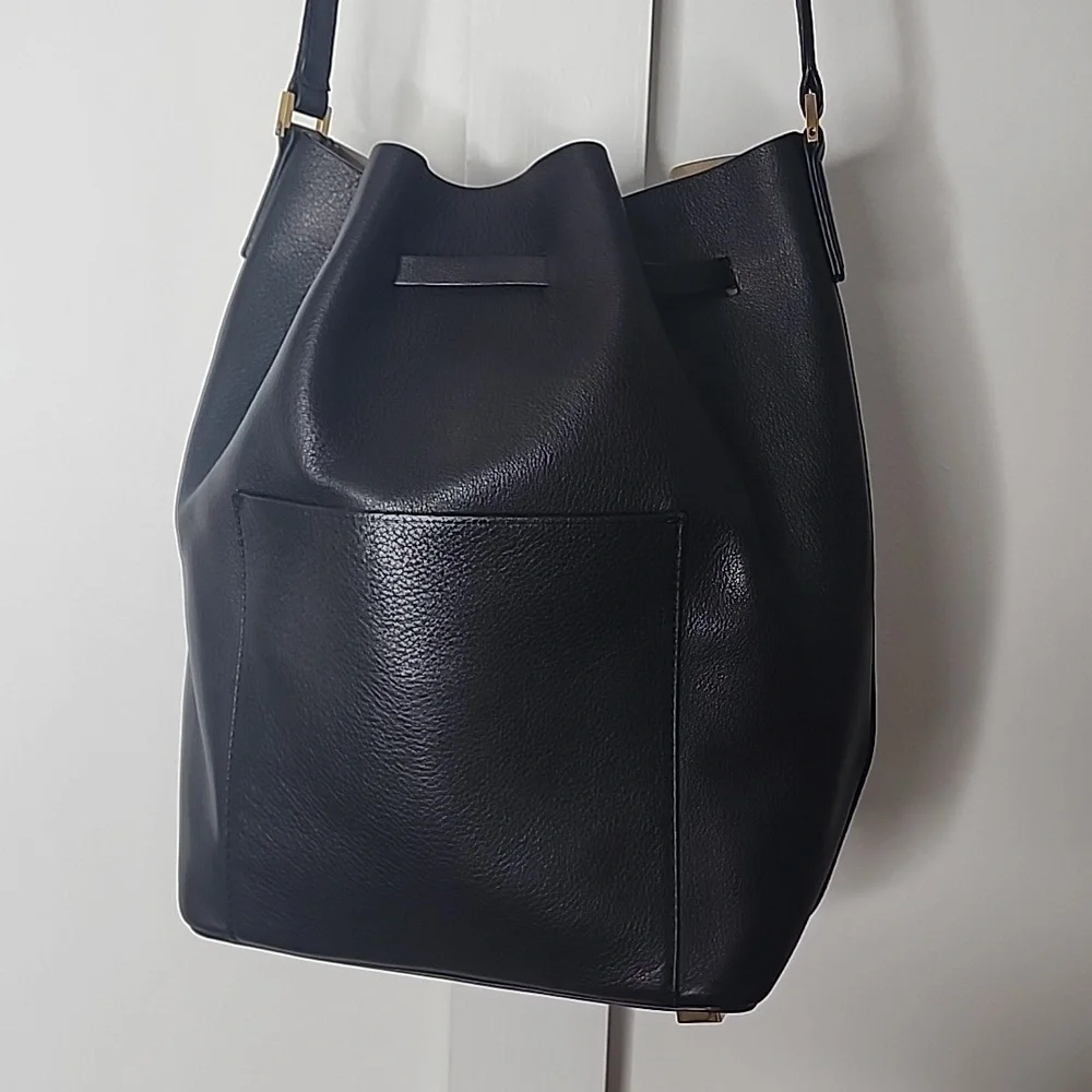 Micheal Kors leather black bucket bag